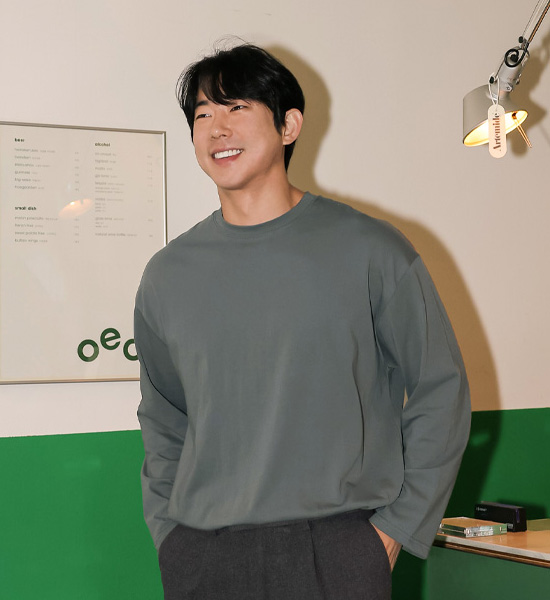 (L-5XL)<br>스투파트 a long-sleeved t-shirt