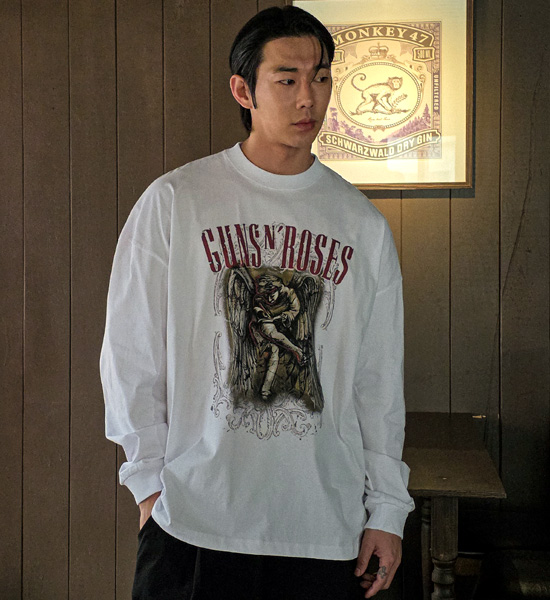 로지스 a long-sleeved t-shirt