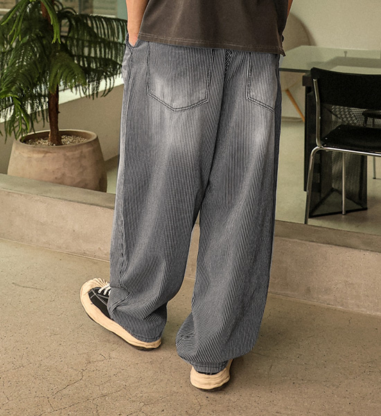 코라드비 wide fit Stripe denim pants