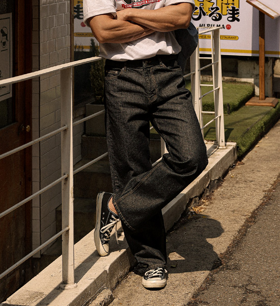 사리냑 standard fit Non-faded denim pants