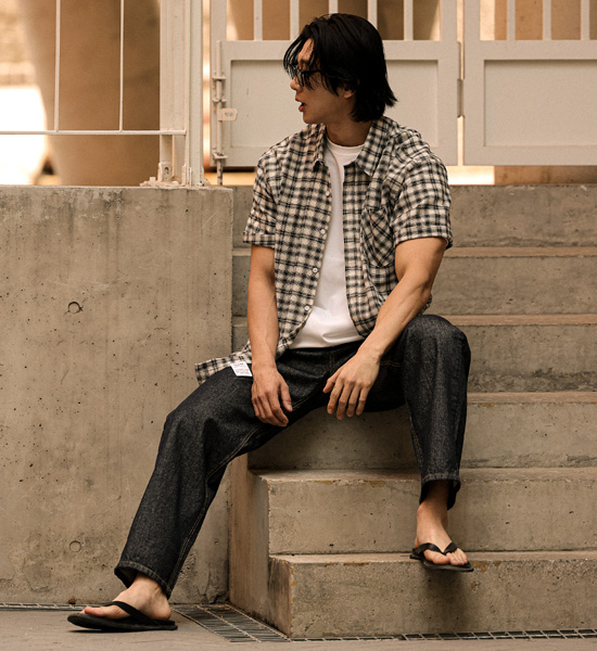 사리냑 standard fit Non-faded denim pants