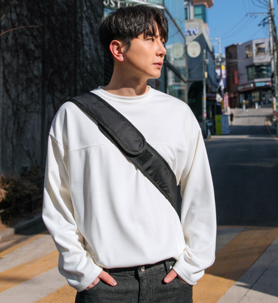 (M~5XL)<br>꺼내입어요 Incision a long-sleeved t-shirt<br><font color="#fb5ec9"><B>[1+1]</B></font>