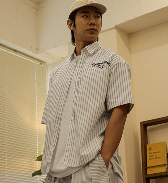 모하치 Stripe short-sleeved shirt