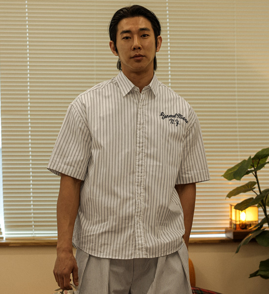 모하치 Stripe short-sleeved shirt