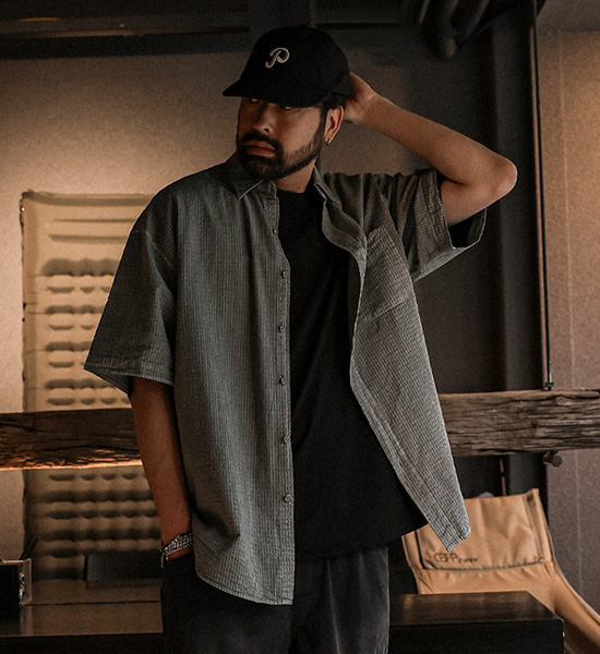 투이자 pigment short-sleeved shirt