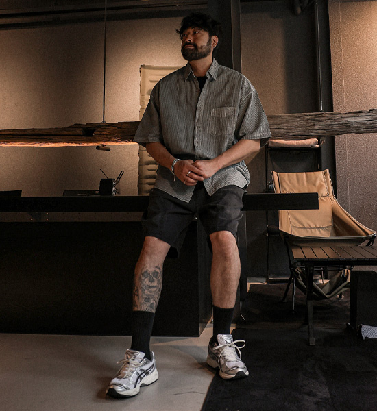 투이자 pigment short-sleeved shirt
