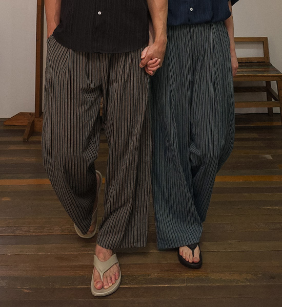 스톨린 Semi-wide fit Stripe banding pants