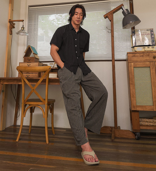 스톨린 Semi-wide fit Stripe banding pants