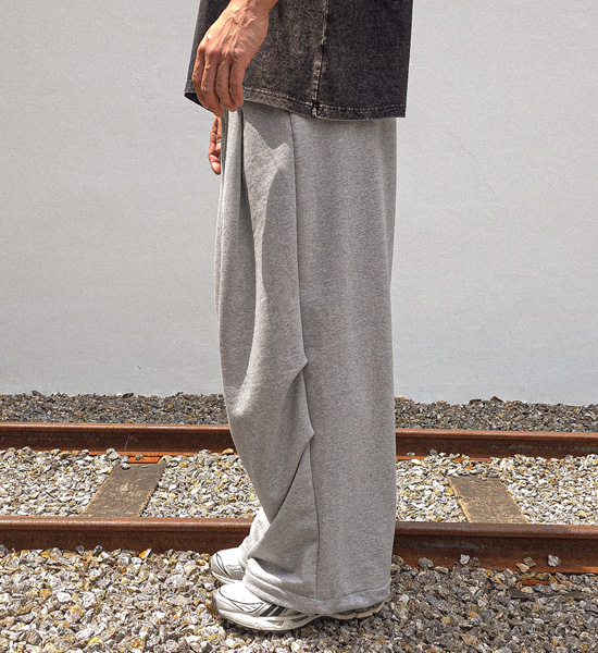 그로드노 wide fit banding pants