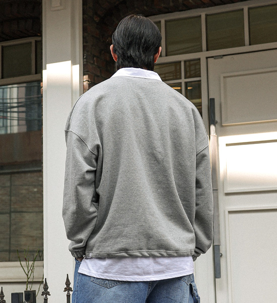 타키투파 collar sweatshirt