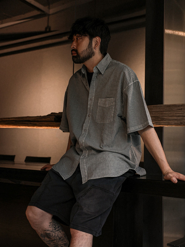 투이자 pigment short-sleeved shirt