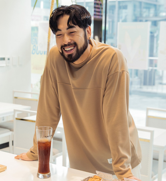 (L-5XL)<br>꺼내입어요 Incision a long-sleeved t-shirt<br><font color="#fb5ec9"><B>[1+1]</B></font>