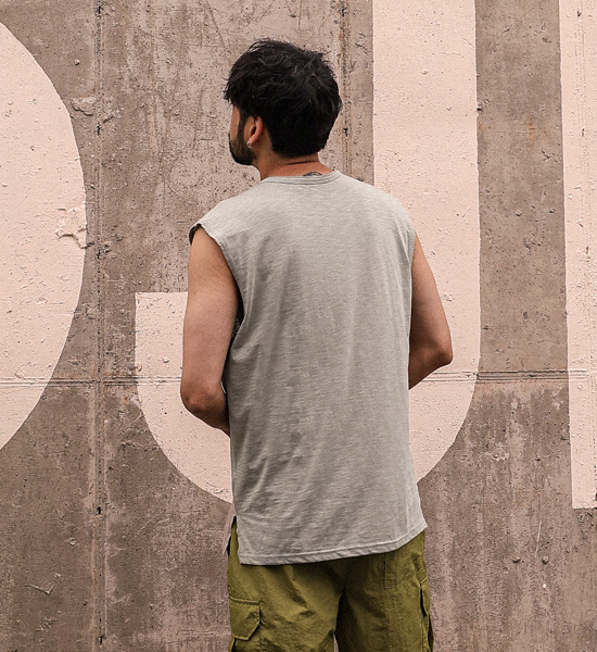 나르비크 Sleeveless shirts