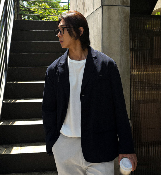 말라리타 a linen jacket