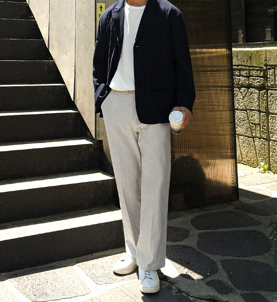 말라리타 a linen jacket