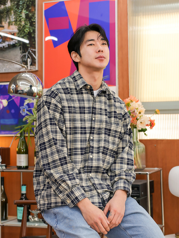 코카투 checkered shirt