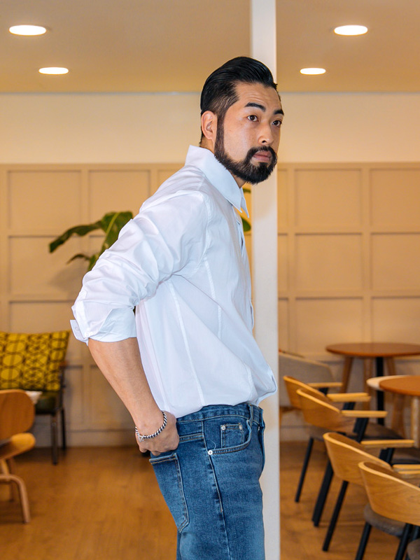 (M~6XL)<br>그녀가 나를 보네 Shirt