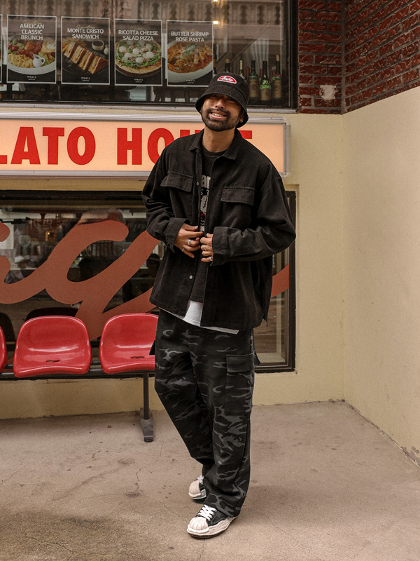 아르네아 Semi-wide fit cargo-banding pants