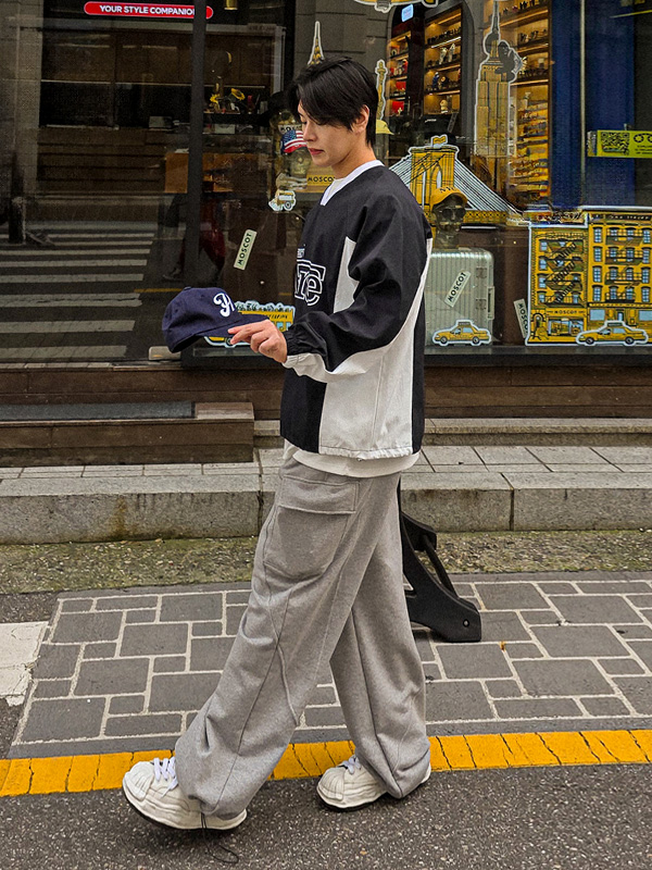 스캐리스 a napping sweatshirt