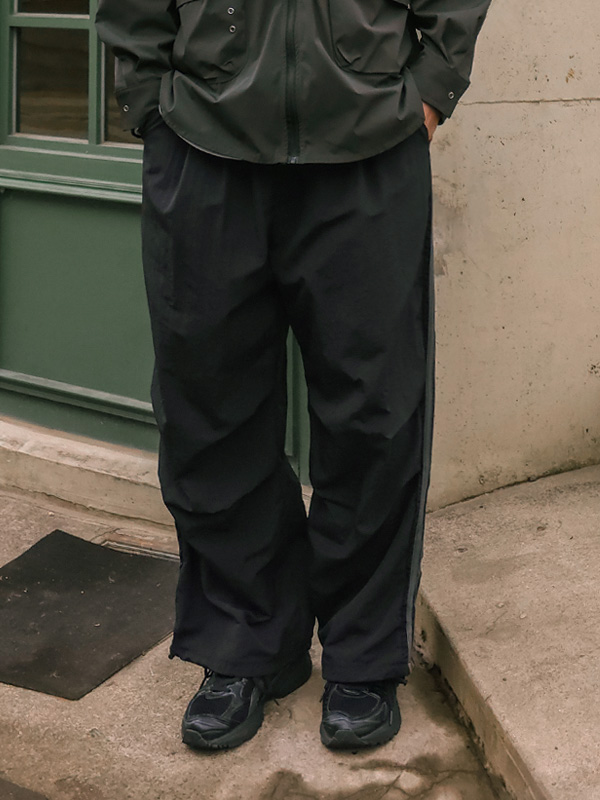 바드락 Semi-wide fit banding pants
