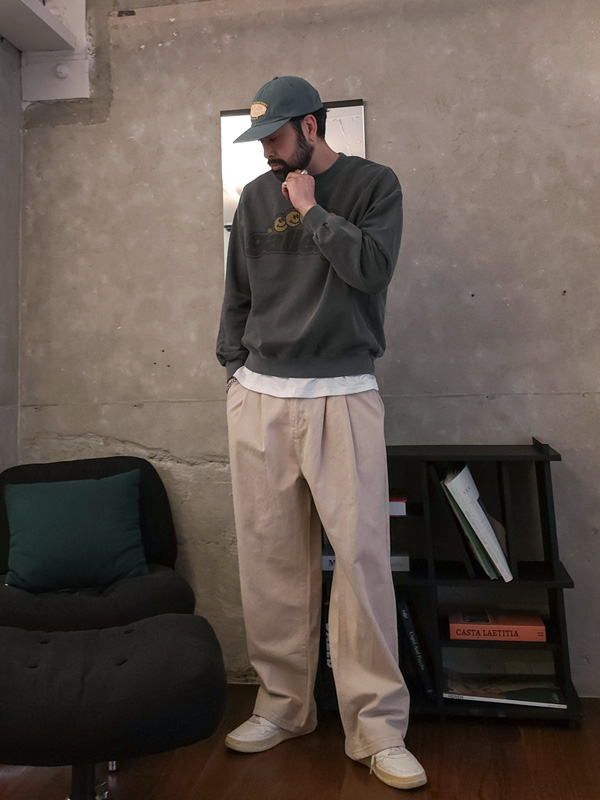 바가모요 pigment man-to-man T