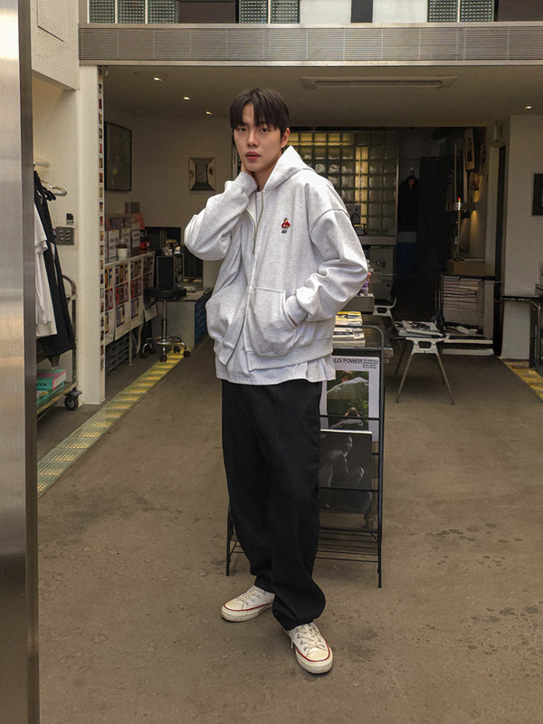 (30-40)<br>산다칸 Slim Fit Back banding denim pants