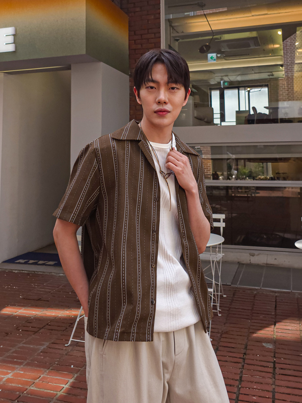 토야크터 Stripe short-sleeved shirt