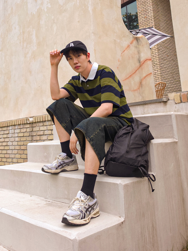 써니베일 stripe short-sleeved collar T-shirt