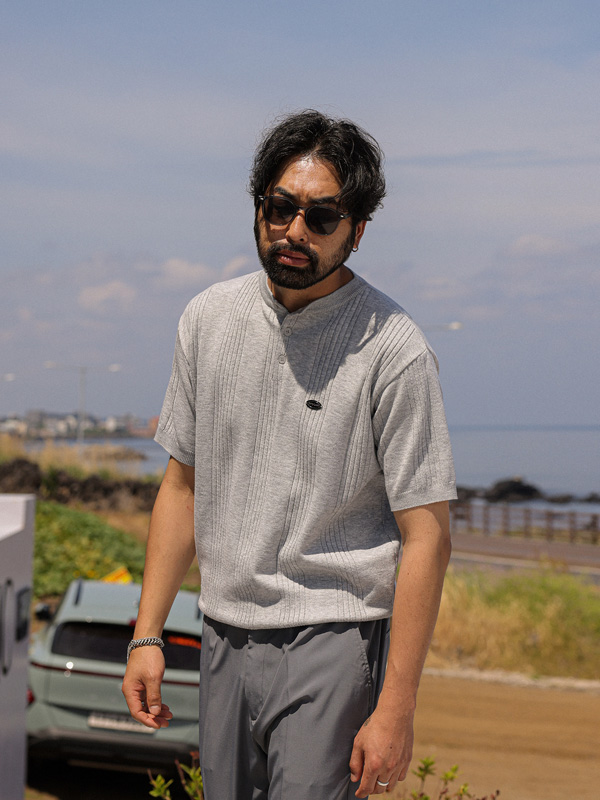 소아켄 Henley neck short-sleeved knitwear