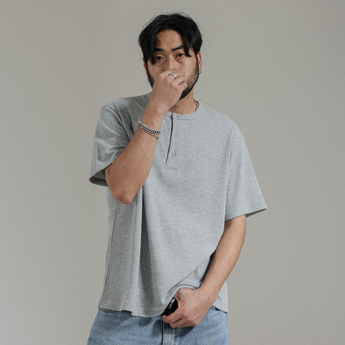 (L-5XL)<br>마게이트 Henley neck short-sleeved T-shirt