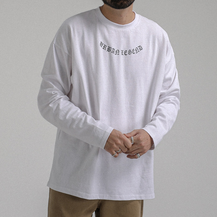 투토이 a long-sleeved t-shirt